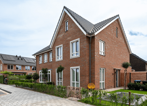 20250807-5990-0716-lr